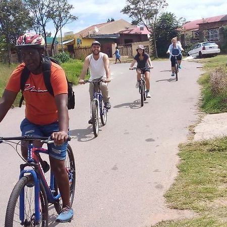 Хостел Authentic Bicycle Tours And Backpackers Совето Екстер'єр фото