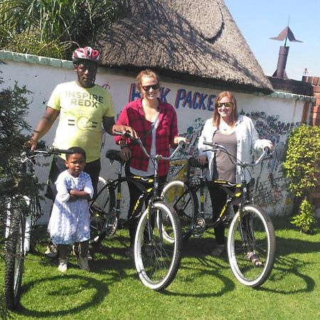 Хостел Authentic Bicycle Tours And Backpackers Совето Номер фото